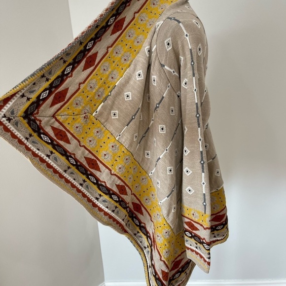 Freeway Southwestern Flyaway Cardigan Sweater
In a size XSmall - Picture 9 of 11